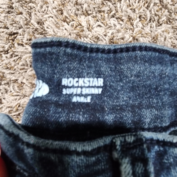 Old navy jeans - Picture 3 of 3